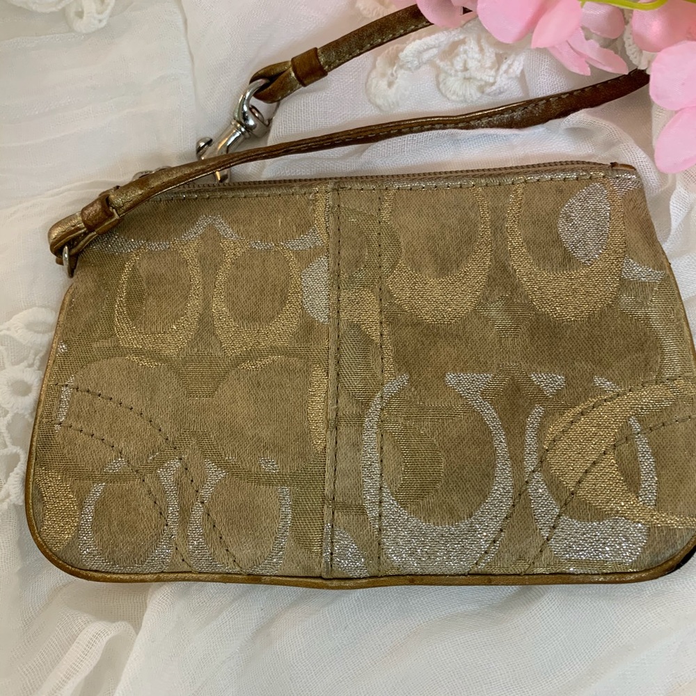 COACH GOLDEN TAN WRISTLET - Picture 9 of 15